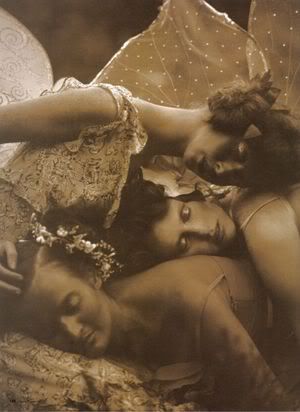 sleeping_fairies.jpg women image by freddypowell