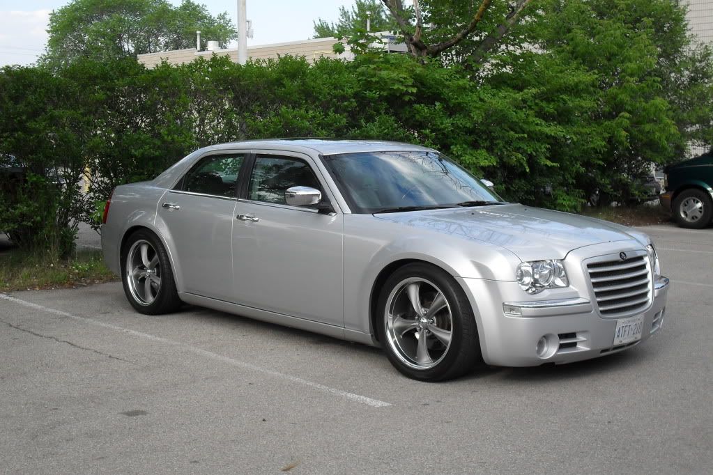 Lowered chrysler 300c pictures #3
