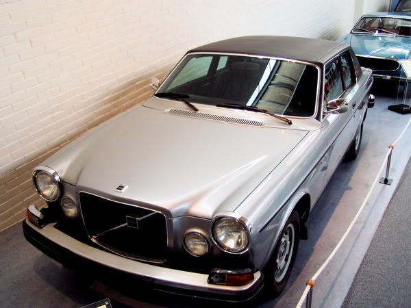 http://i281.photobucket.com/albums/kk204/gulmun/Volvo_164_bertone.jpg