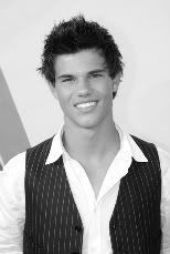 taylor lautner smiling