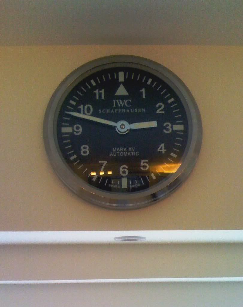 i281.photobucket.com/albums/kk213/scfong/IWCclock.jpg?t=1215482569