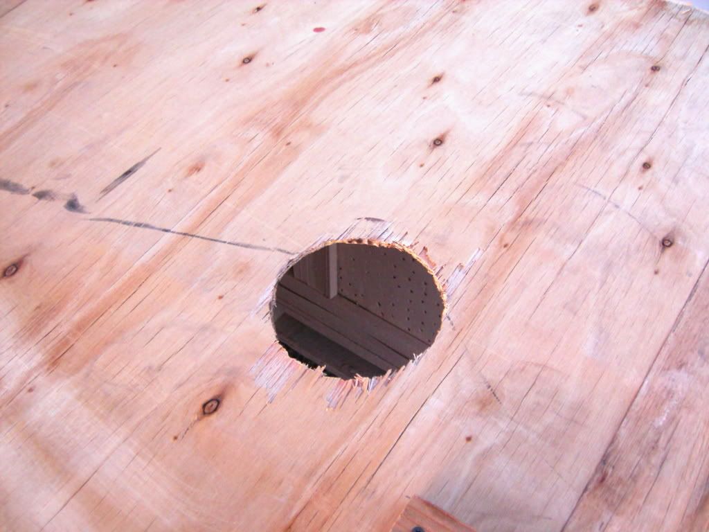 Hole in the lid